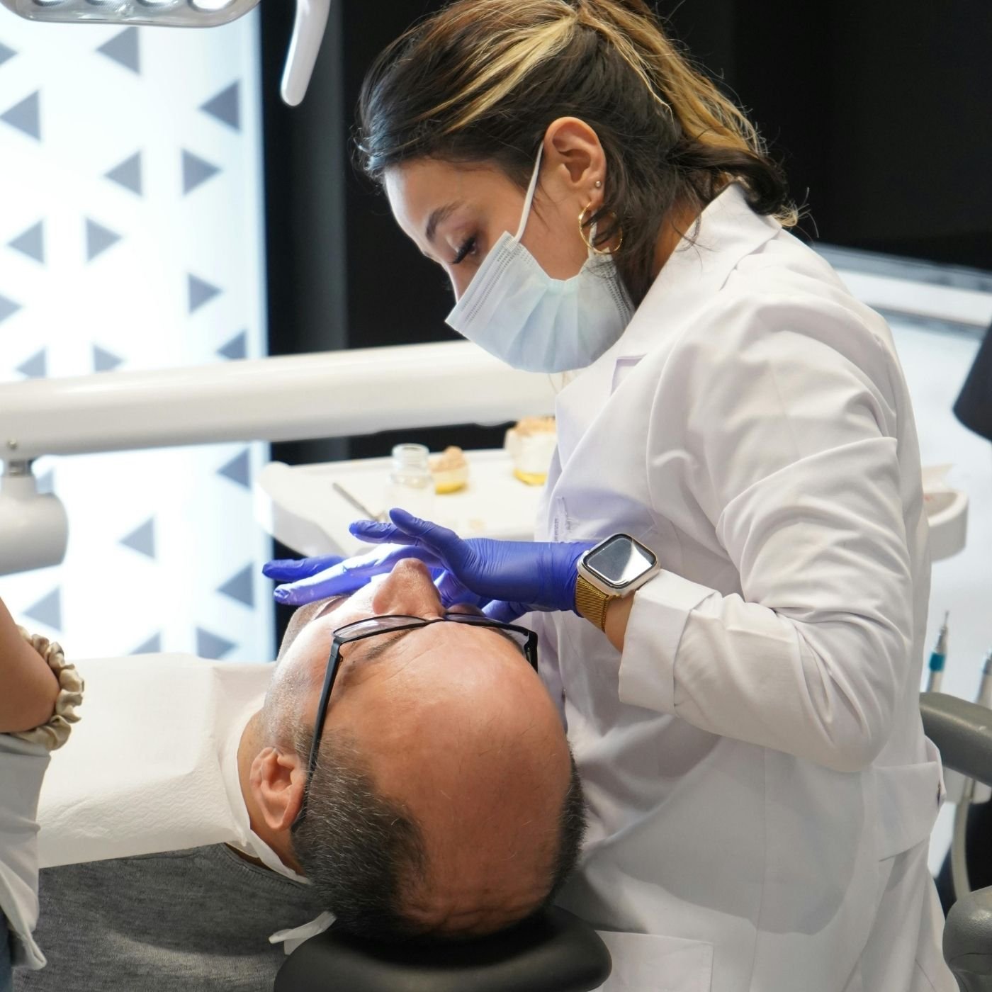 Full Mouth Reconstruction: The Comprehensive Guide to Complete Oral Rebuilding